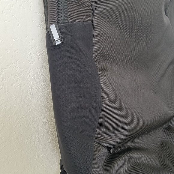 DELL EcoLoop Pro Laptop Backpack 17 BRAND NEW WITH TAGS - Picture 4 of 16